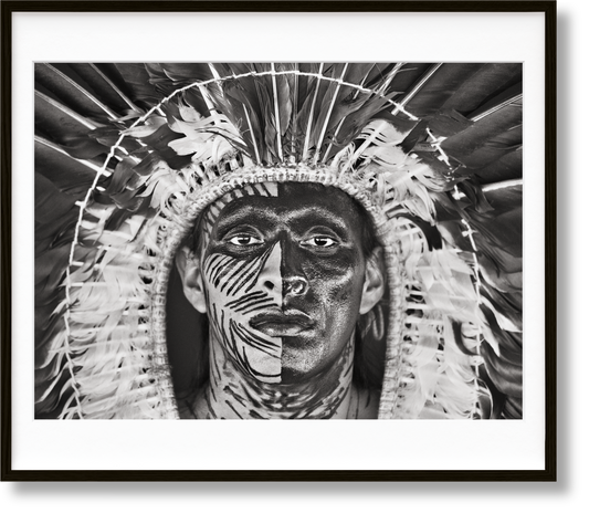 Sebastião Salgado. Amazônia, Art Edition No. 1–100 ‘Adão Yawanawá in a headdress of eagle feathers’ (English) (AP)