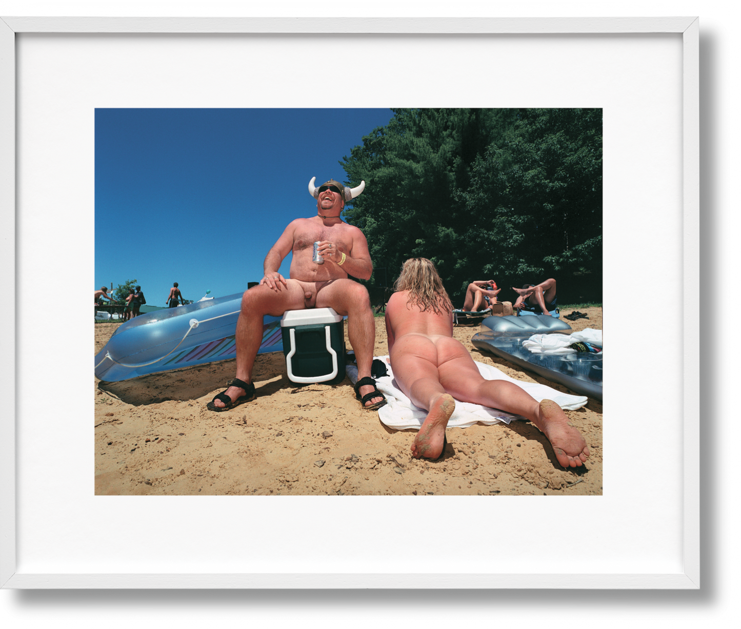 Harris, America Swings, Art A, Viking (German, French, English) (AP)