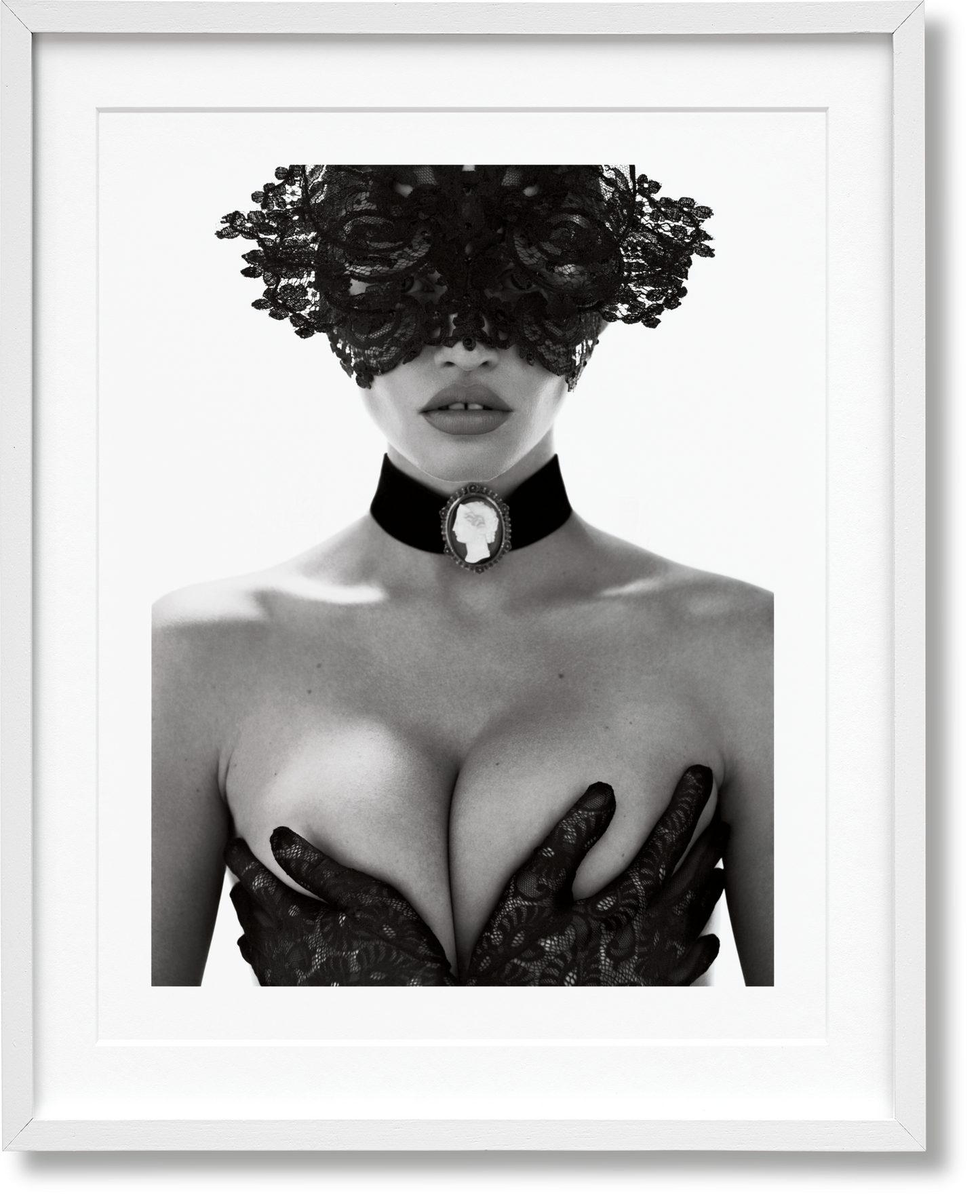 Mert & Marcus Art A, Lara Stone (German, French, English)